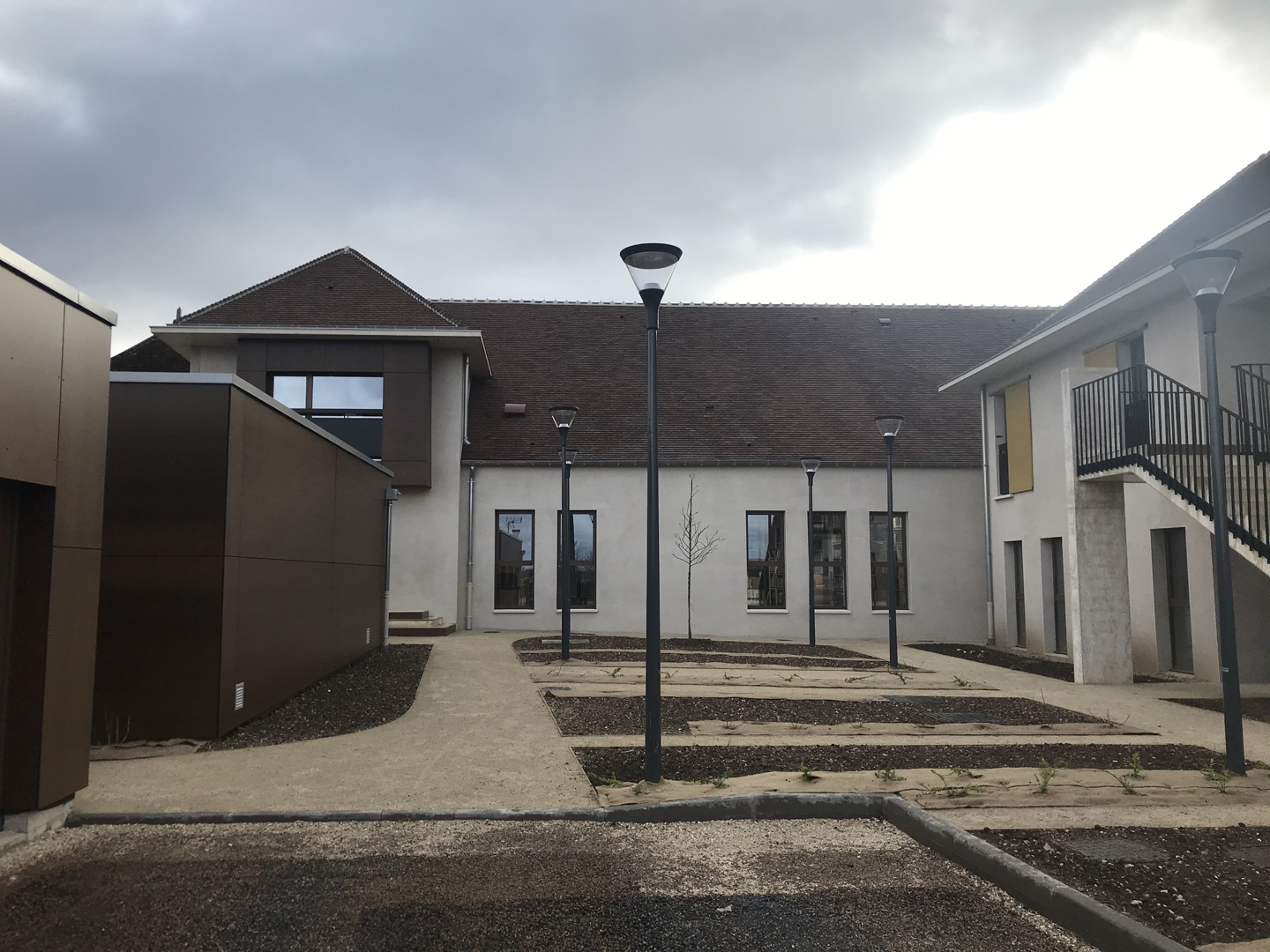 LOGEMENTS GROUPES ET MEDIATHEQUE